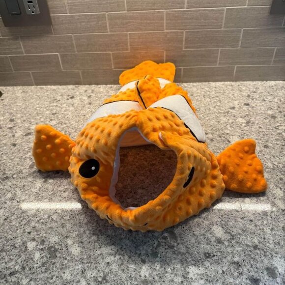 Spooky Night Brand Medium‎ Dog Clownfish (Nemo) Costume - Picture 8 of 8